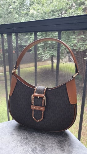 شنطة ماركة مايكل كورس