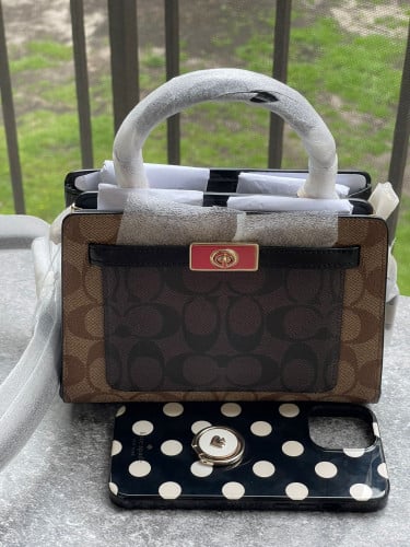 شنطة ماركة كوتش