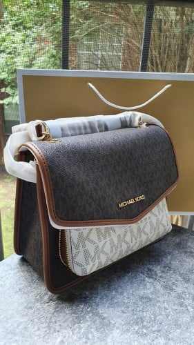 شنطة ماركة مايكل كورس