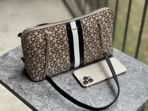 شنطة ماركة DKNY