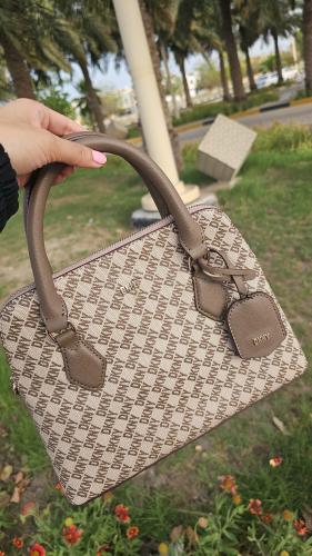 شنطة ماركة DKNY