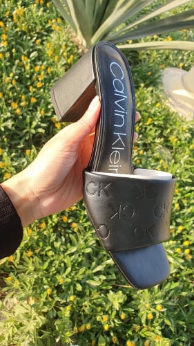 صندل ماركة كالفن كلاين