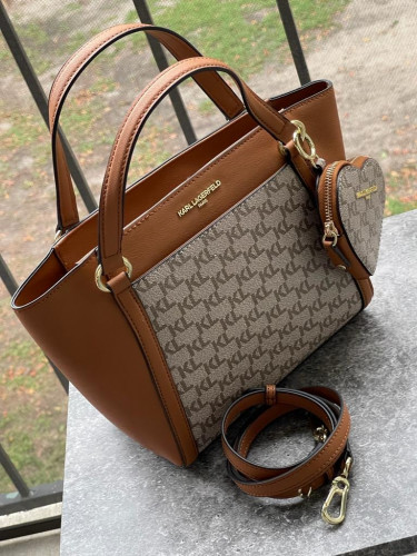 شنطة ماركة كارل ليقارفيلد