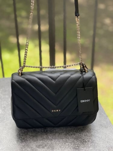 شنطة ماركة DKNY