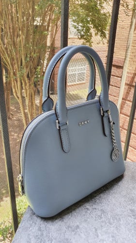 شنطة ماركة DKNY