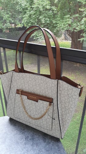 شنطة كبيرة ماركة كالفن كلاين