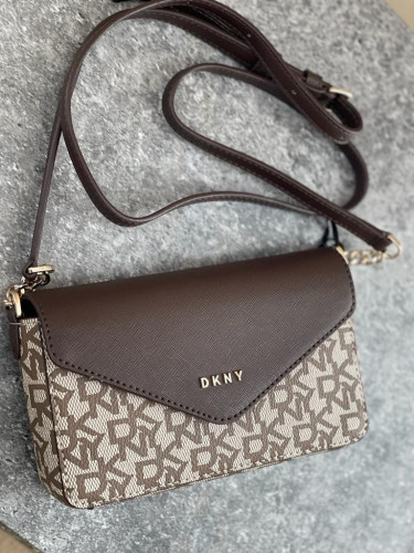 شنطة ماركة DKNY