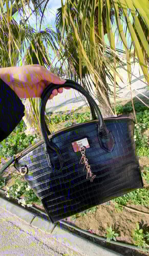 شنطة ماركة DKNY