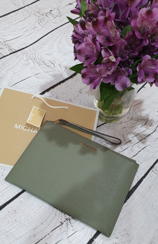 باوتش ماركة مايكل كورس