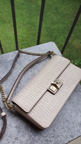 كروس ماركة DKNY