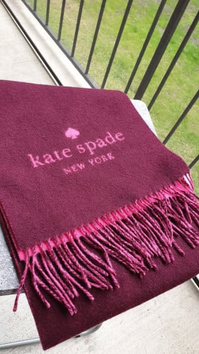 شال ماركة كيت سبيد