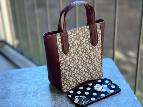 شنطة ماركة DKNY