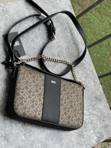 شنطة ماركة DKNY