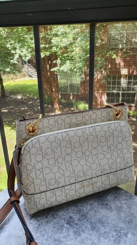 شنطة ماركة كالفن كلاين