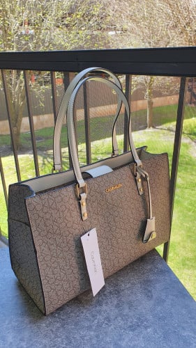 شنطة ماركة كالفن كلاين