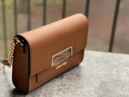 شنطة ماركة كالفن كلاين