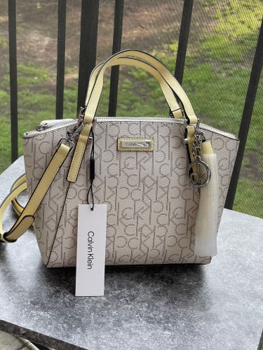 شنطة ماركة كالفن كلاين