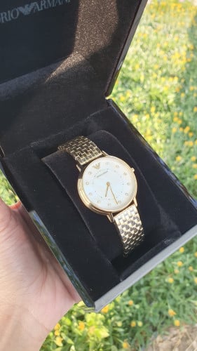 ساعة ماركة أرماني