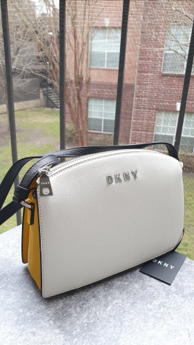 شنطة ماركة DKNY