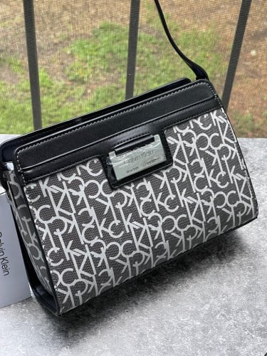 شنطة ماركة كالفن كلاين