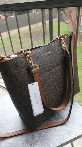 شنطة كبيرة ماركة كالفن كلاين