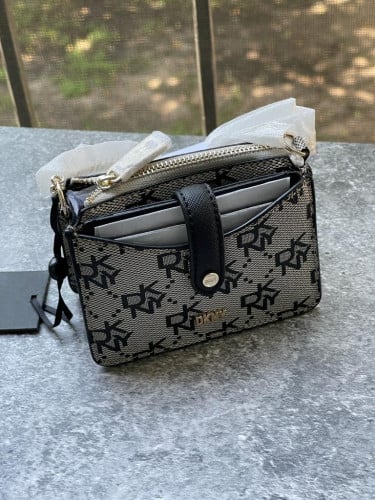 شنطة ماركة DKNY