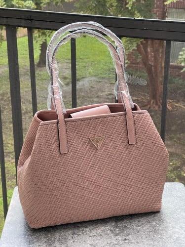 شنطة كبيرة ماركة قيس