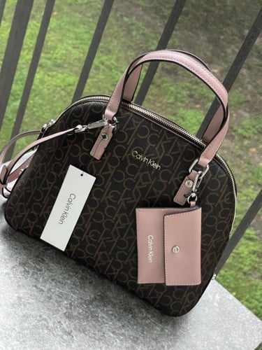 شنطة ماركة كالفن كلاين