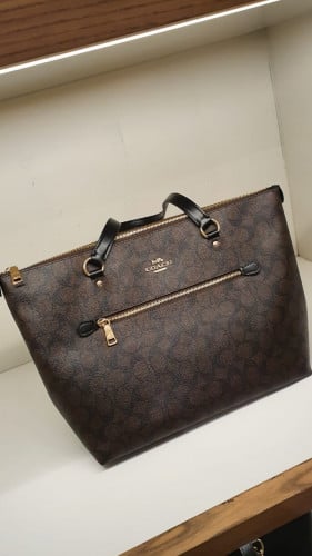 شنطة كبيرة ماركة كوتش