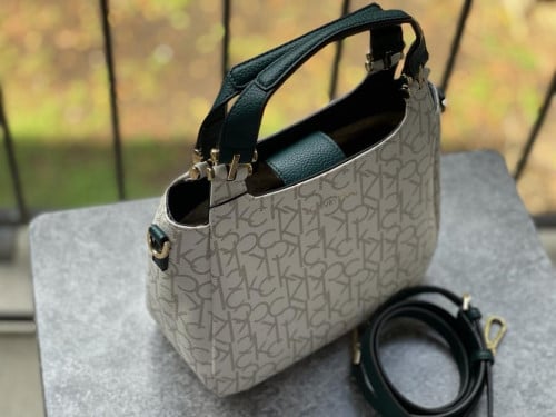 شنطة ماركة كالفن كلاين