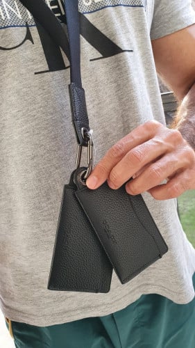 حامل هوية رجالي ماركة كوتش