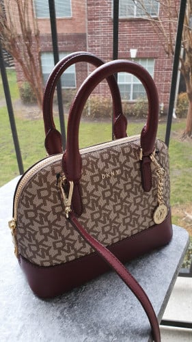 شنطة ماركة DKNY