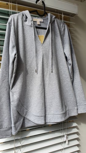 بلوفر ماركة مايكل كورس