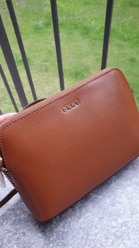 شنطة ميني ماركة DKNY