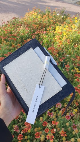 باوتش ماركة مارك جيكوبس