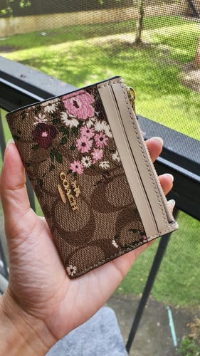 محفظة صغيرة ماركة كوتش