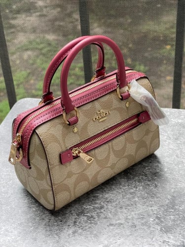 شنطة ماركة كوتش