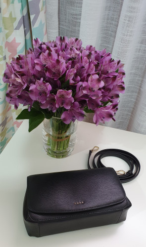 شنطة ماركة DKNY