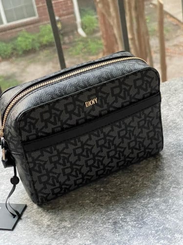 شنطة ماركة DKNY