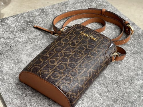 شنطة جوال ماركة كالفن كلاين