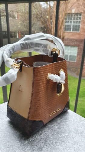 شنطة ماركة مايكل كورس ميني