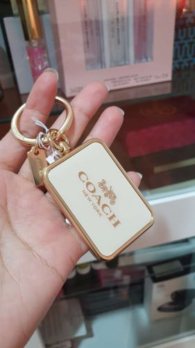 ميدالية ماركة كوتش