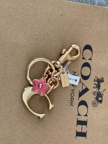 ميدالية ماركة كوتش