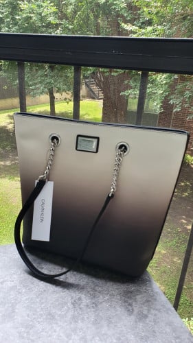 شنطة ماركة كالفن كلاين