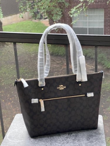 شنطة كبيرة ماركة كوتش tote bag