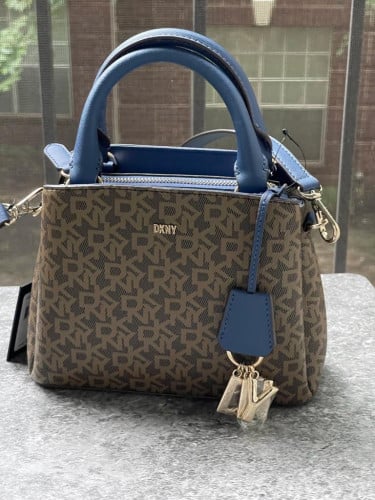 شنطة ماركة DKNY