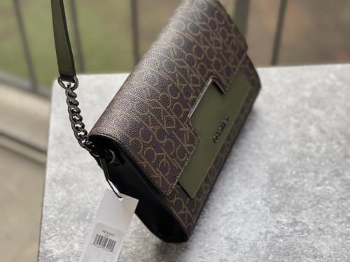 شنطة ماركة كالفن كلاين