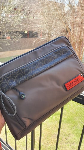 باوتش ماركة كالفن كلاين