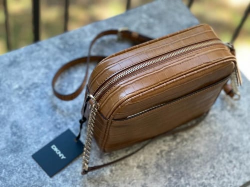 شنطة ماركة DKNY