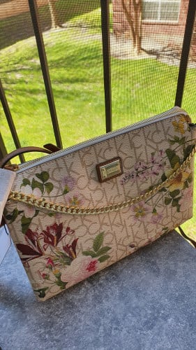 شنطة ماركة كالفن كلاين